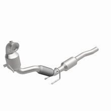 Load image into Gallery viewer, MagnaFlow 16-18 Volkswagen Jetta L4 OEM Underbody Single Direct Fit Converter