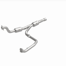 Load image into Gallery viewer, MagnaFlow 14-18 2500 V8 6.4 OEM Underbody Direct Fit Converter