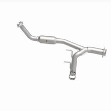Load image into Gallery viewer, MagnaFlow 05-06 Ford Expedition 5.4L Direct Fit Converter
