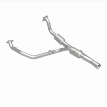 Load image into Gallery viewer, MagnaFlow 14-18 2500 V8 6.4 OEM Underbody Direct Fit Converter