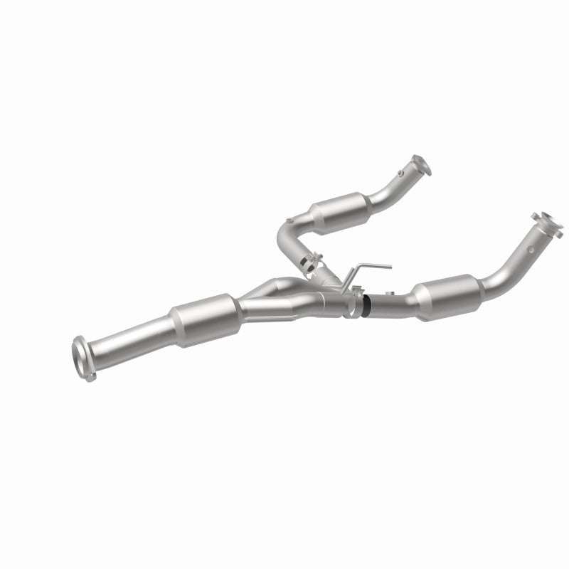 MagnaFlow 12-14 Chevrolet Silverado 2500 HD 6.0L Direct Fit Converter