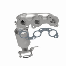 Load image into Gallery viewer, MagnaFlow 04-06 Toyota Sienna 3.3L Direct Fit Converter