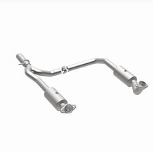 Load image into Gallery viewer, MagnaFlow 09-13 Ford E-350 Super Duty V10 6.8 OEM Underbody Direct Fit Catalytic Converter