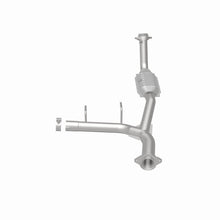 Load image into Gallery viewer, MagnaFlow Direct Fit Catalytic Converter 03-05 Ford Expedition/05-06 Lincoln Navigator 5.4L P/S