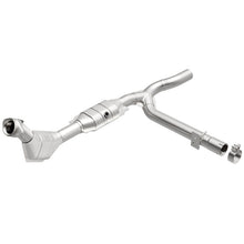 Load image into Gallery viewer, MagnaFlow Direct Fit Catalytic Converter 99 F150/250 4.6L P/S