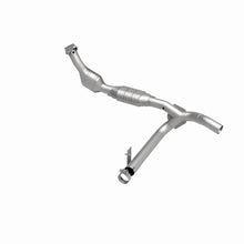 Load image into Gallery viewer, MagnaFlow Direct Fit Catalytic Converter 01 Ford F150 5.4L