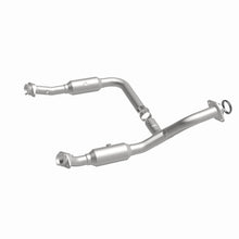 Load image into Gallery viewer, MagnaFlow DF Cat Conv 06-09 Ford Explorer/06-10 Mercury Mountaineer 4.6L Y-Pipe Assembly (49 State)