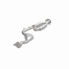 Load image into Gallery viewer, MagnaFlow Direct Fit Catalytic Converter 99-01 Continental 4.6L 50S