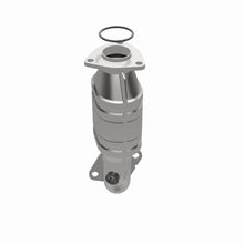 Load image into Gallery viewer, MagnaFlow Direct Fit Catalytic Converter 2000 Chevy Tracker 1.6L