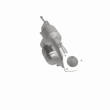 Load image into Gallery viewer, MagnaFlow Direct Fit Catalytic Converter 00-01 Cherokee 4L frt OEM
