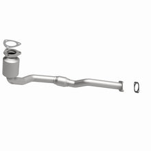 Load image into Gallery viewer, MagnaFlow Direct Fit Catalytic Converter 02-03 Saturn Vue 3.0L Front