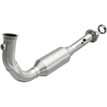 Load image into Gallery viewer, MagnaFlow Direct Fit Catalytic Converter OEM 2004 Jeep Liberty Underbody