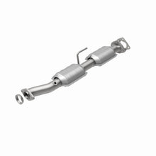 Load image into Gallery viewer, MagnaFlow DF Cat. Conv 98-00 Ford Ranger 4.0L/3.0L Rear / 98-00 Mazda B300 3.0L / B4000 4.0L Rear