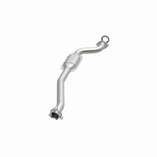 Load image into Gallery viewer, MagnaFlow Direct Fit Catalytic Converter 09-10 Hummer H3T 3.7L