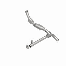 Load image into Gallery viewer, MagnaFlow Direct Fit Catalytic Converter 01 Ford F150 5.4L