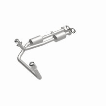 Load image into Gallery viewer, MagnaFlow Direct Fit Catalytic Converter California Grade 96-00 GM Tahoe/Yukon/Escalade 5.7L