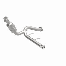 Load image into Gallery viewer, MagnaFlow Direct Fit Catalytic Converter 2009-2010 F-150 4.6 L Underbody