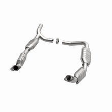 Load image into Gallery viewer, MagnaFlow Direct Fit Catalytic Converter 07-08 Ford E-150 4.6L