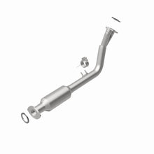 Load image into Gallery viewer, MagnaFlow Direct Fit Catalytic Converter California Grade 96-98 Toyota 4Runner 2.7L