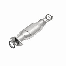 Load image into Gallery viewer, MagnaFlow Direct Fit Catalytic Converter 2003-2006 MONTERO 3.8 L Underbody