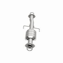 Load image into Gallery viewer, MagnaFlow Direct Fit Catalytic Converter 01-04 Toyota Tacoma 2.4L Rear