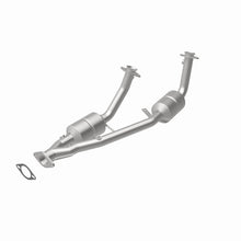 Load image into Gallery viewer, MagnaFlow Direct Fit Catalytic Converter 98 Ford Windstar 3.8L Assm