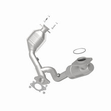 Load image into Gallery viewer, MagnaFlow Direct Fit Catalytic Converter 00-03 Ford Taurus 3.0L fron
