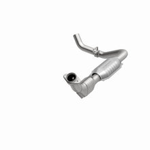 Load image into Gallery viewer, MagnaFlow Direct Fit Catalytic Converter 99-00 Ford Trucks 5.4L