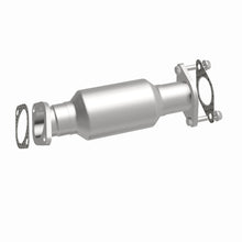 Load image into Gallery viewer, MagnaFlow Direct Fit Catalytic Converter 2011 Kia Sorento 3.5 Underbody
