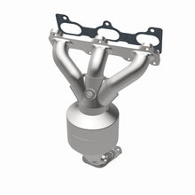 Load image into Gallery viewer, MagnaFlow DF Cat. Conv05-06 Hyundai Santa Fe/05-09 Tucson / 05-08 Kia Sportage D/S Manifold