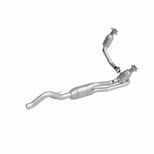 Load image into Gallery viewer, MagnaFlow Direct Fit Catalytic Converter 00-03 Dodge Dakota 4.7L 4WD (49 State)