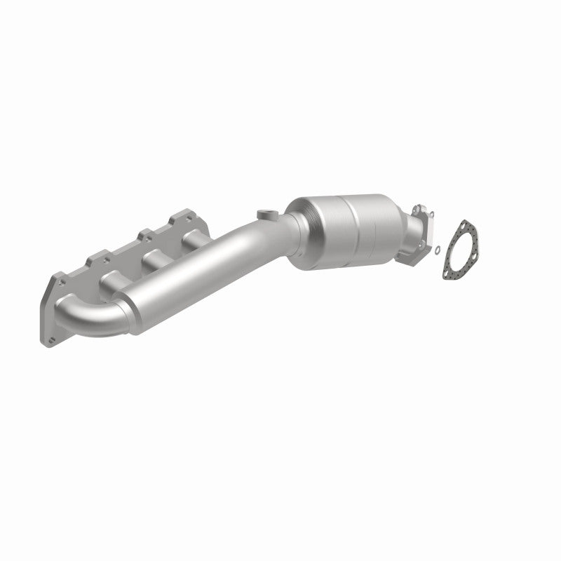 MagnaFlow Direct Fit Catalytic Converter 02-04 VW Passat 4.0L