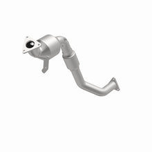 Load image into Gallery viewer, MagnaFlow Direct Fit Catalytic Converter 07 VW Touareg 3.6L Rear close