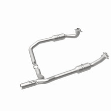 Load image into Gallery viewer, MagnaFlow Direct Fit Catalytic Converter 2009-2012 E-150 5.4 L Underbody