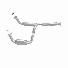 Load image into Gallery viewer, MagnaFlow Direct Fit Catalytic Converter 05-06 GMC Envoy XL Denali