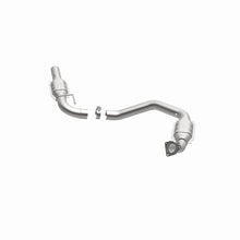 Load image into Gallery viewer, MagnaFlow Direct Fit Catalytic Converter 03-05 Express 2500 4.8L Driver Side