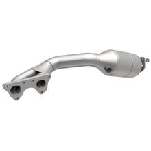 Load image into Gallery viewer, MagnaFlow Direct Fit Catalytic Converter 07-10 Audi S6 5.2L Passenger Rear Manifold