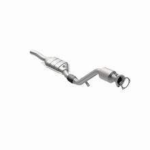 Load image into Gallery viewer, MagnaFlow Direct Fit Catalytic Converter 03 Volkswagen Passat 2.8L