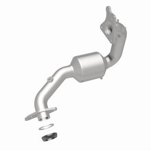 Load image into Gallery viewer, MagnaFlow Direct Fit Catalytic Converter 2015 Juke L4 1.6L OEM