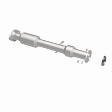 Load image into Gallery viewer, MagnaFlow Direct Fit Catalytic Converter 14-15 Toyota Highlander 3.5L