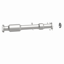 Load image into Gallery viewer, MagnaFlow Direct Fit Catalytic Converter 14-15 Toyota Highlander 3.5L