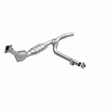 Load image into Gallery viewer, MagnaFlow Direct Fit Catalytic Converter 01 Ford F150 5.4L