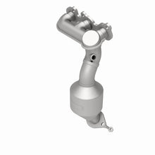 Load image into Gallery viewer, MagnaFlow Direct Fit Catalytic Converter 08-09 Toyota Highlander 3.3L
