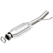 Load image into Gallery viewer, MagnaFlow Direct Fit Catalytic Converter 05-09 Escape/Trib 3.0 Rear OE