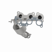 Load image into Gallery viewer, MagnaFlow Direct Fit Catalytic Converter 04-06 Toyota Sienna 3.3L