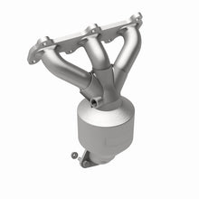 Load image into Gallery viewer, MagnaFlow Direct Fit Catalytic Converter 01-04 Hyundai Santa Fe 2.7L