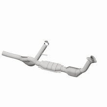 Load image into Gallery viewer, MagnaFlow DF Catalytic Conv 04-06 Ford F-150 Pickup 5.4L 4WD (Exc Heritage Edition) P/S (49 State)