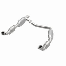 Load image into Gallery viewer, MagnaFlow Direct Fit Catalytic Converter 06 Ford E350 Van 5.4L