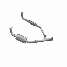 Load image into Gallery viewer, MagnaFlow DF Cat. Conv 97 Land Rover Defender 90 4.0L Y-Pipe Assy / 96-99 Discovery 4.0L Y-Pipe Assy