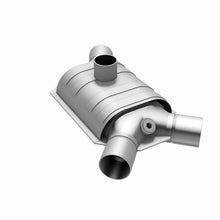 Load image into Gallery viewer, MagnaFlow Universal Catalytic Converter 2 inch/2 inch S/D Subaru PC2 Front